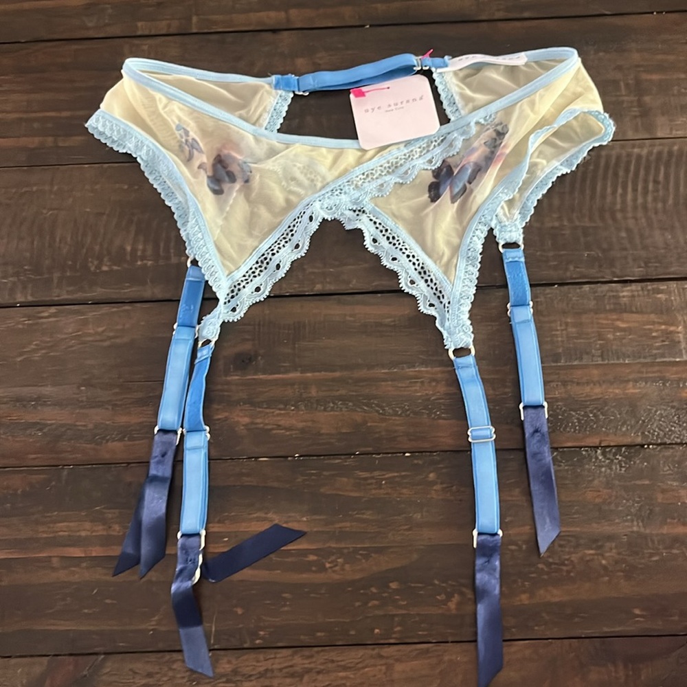 Uye Surana New York Butterfly Dreams Garter Belt - Picture 2 of 10